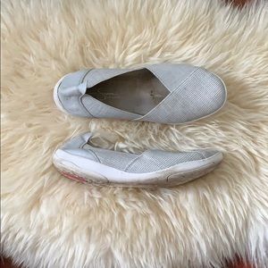 Jessica Simpson sporty gray flats